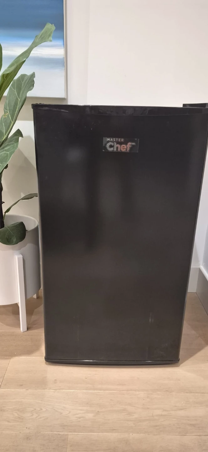 Master Chef Mini Fridge - photo 5