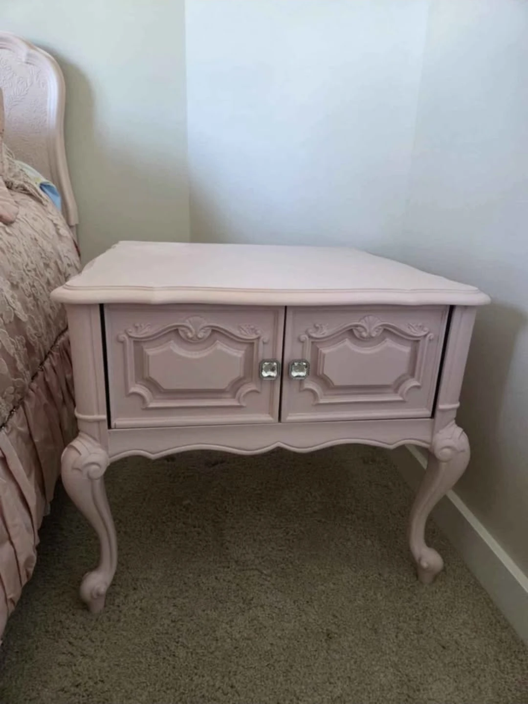 french provincial side table ( aprox 22h 25w 24.5d )