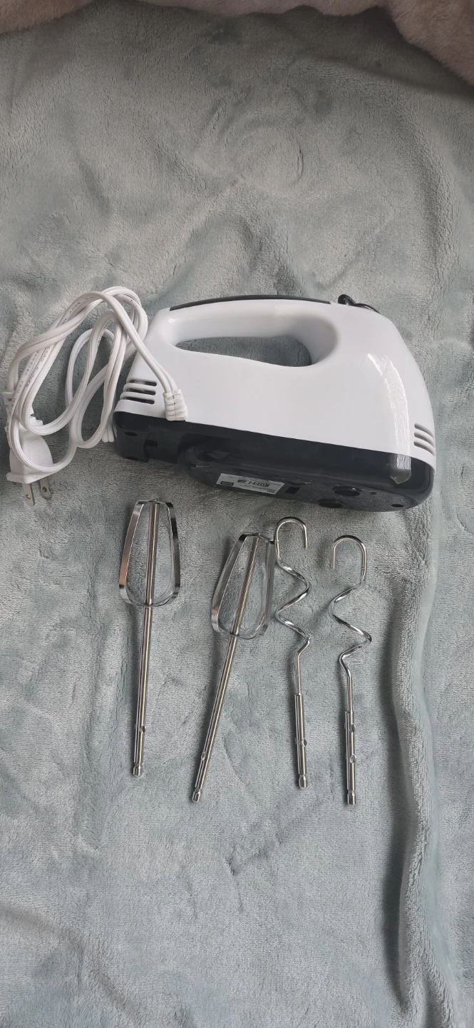 RCA Hand Mixer with 7 Speeds
