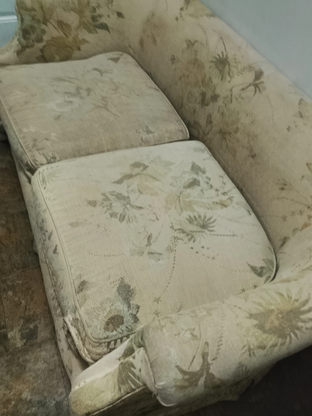 Vintage Floral Sofa - photo 3