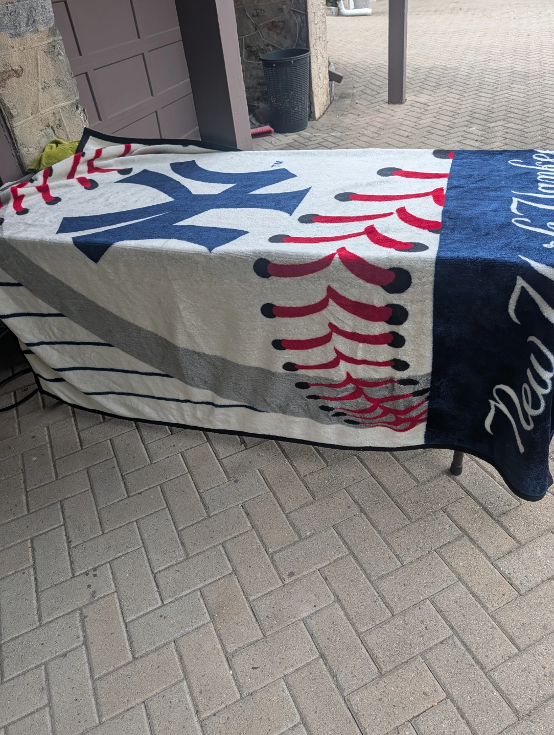 New York Yankees Fleece Blanket - photo 2