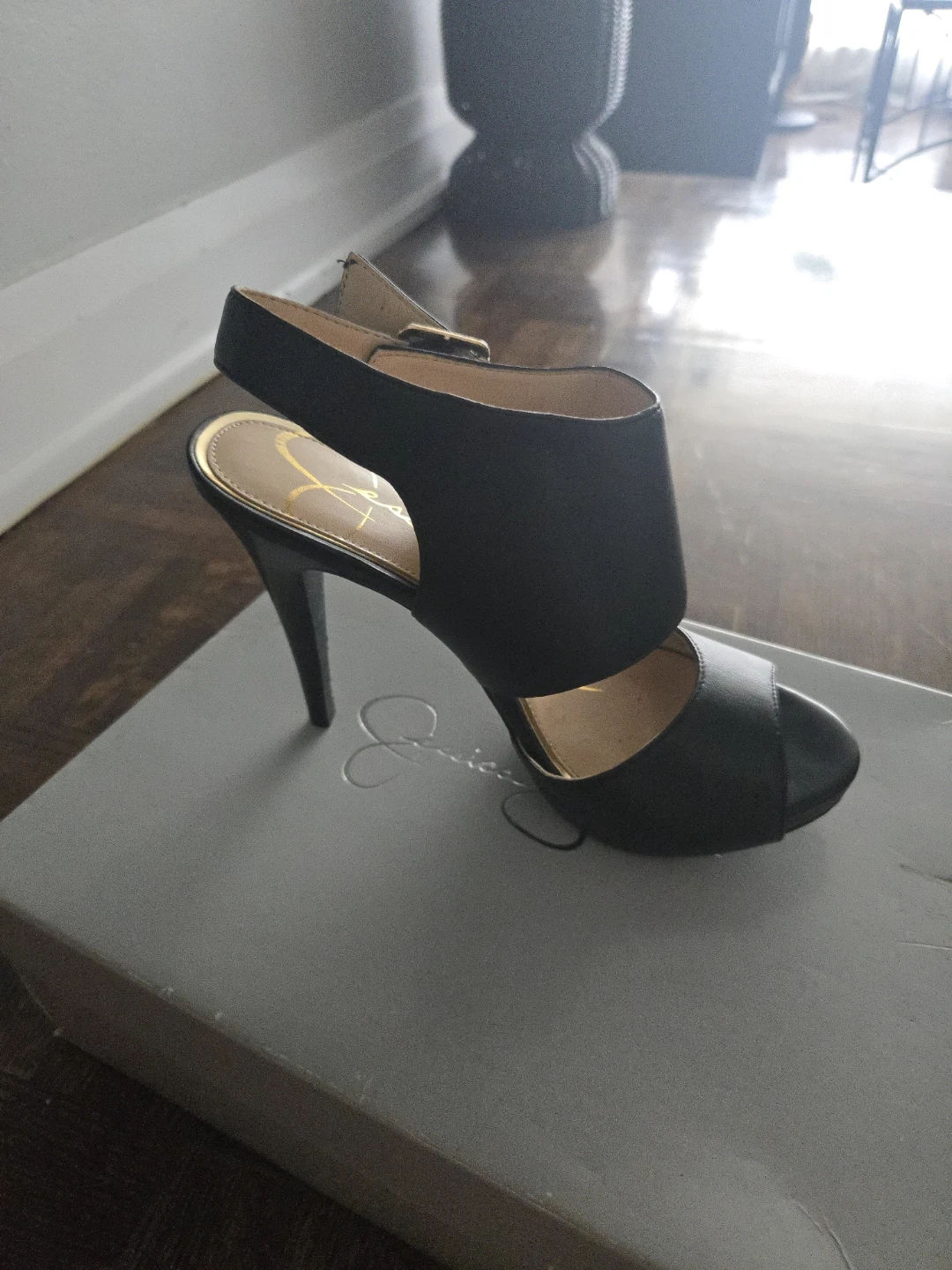 Jessica Simpson Black Heels Size 8 - photo 3