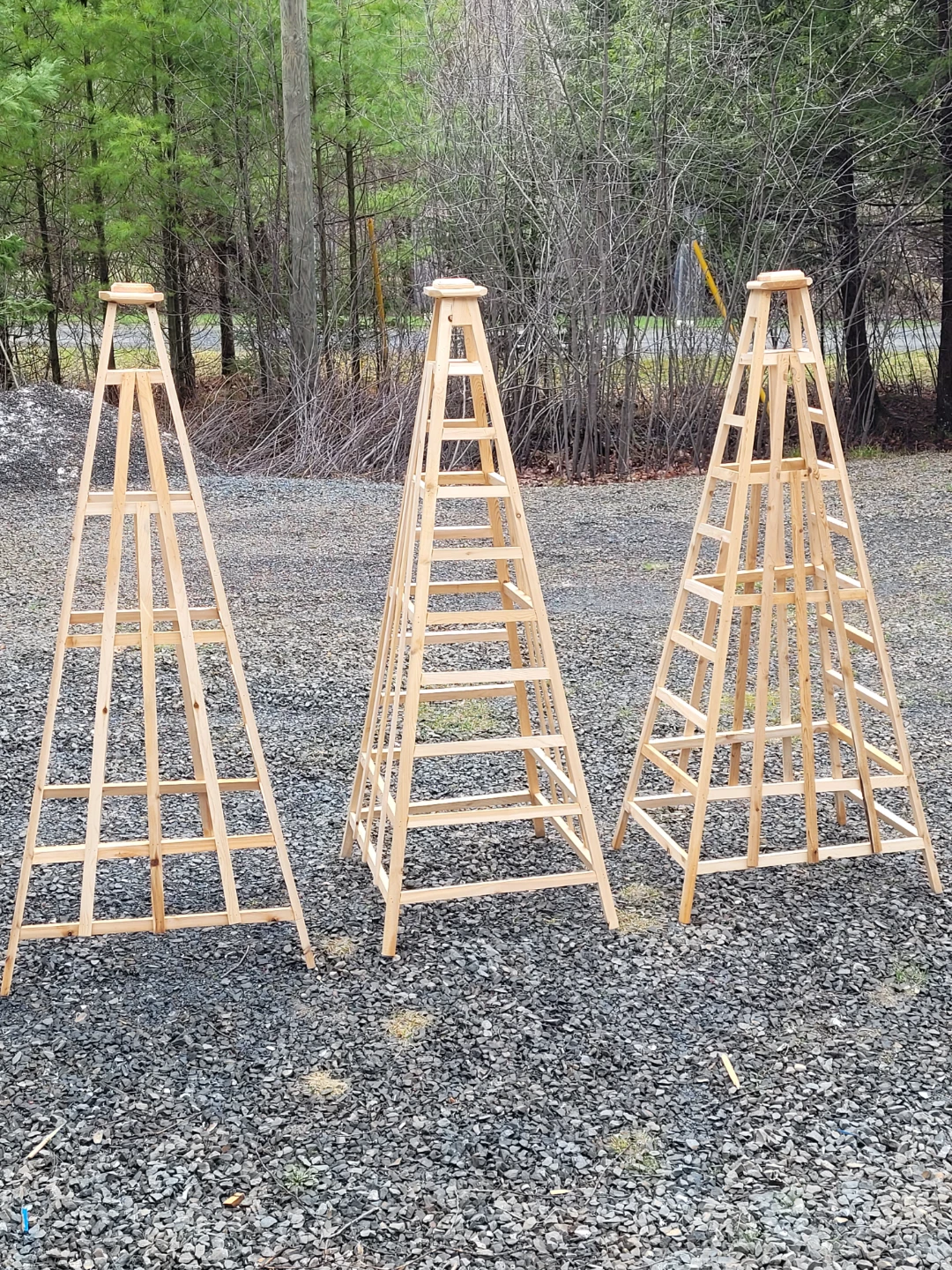 Garden pyramid trellises - photo 2