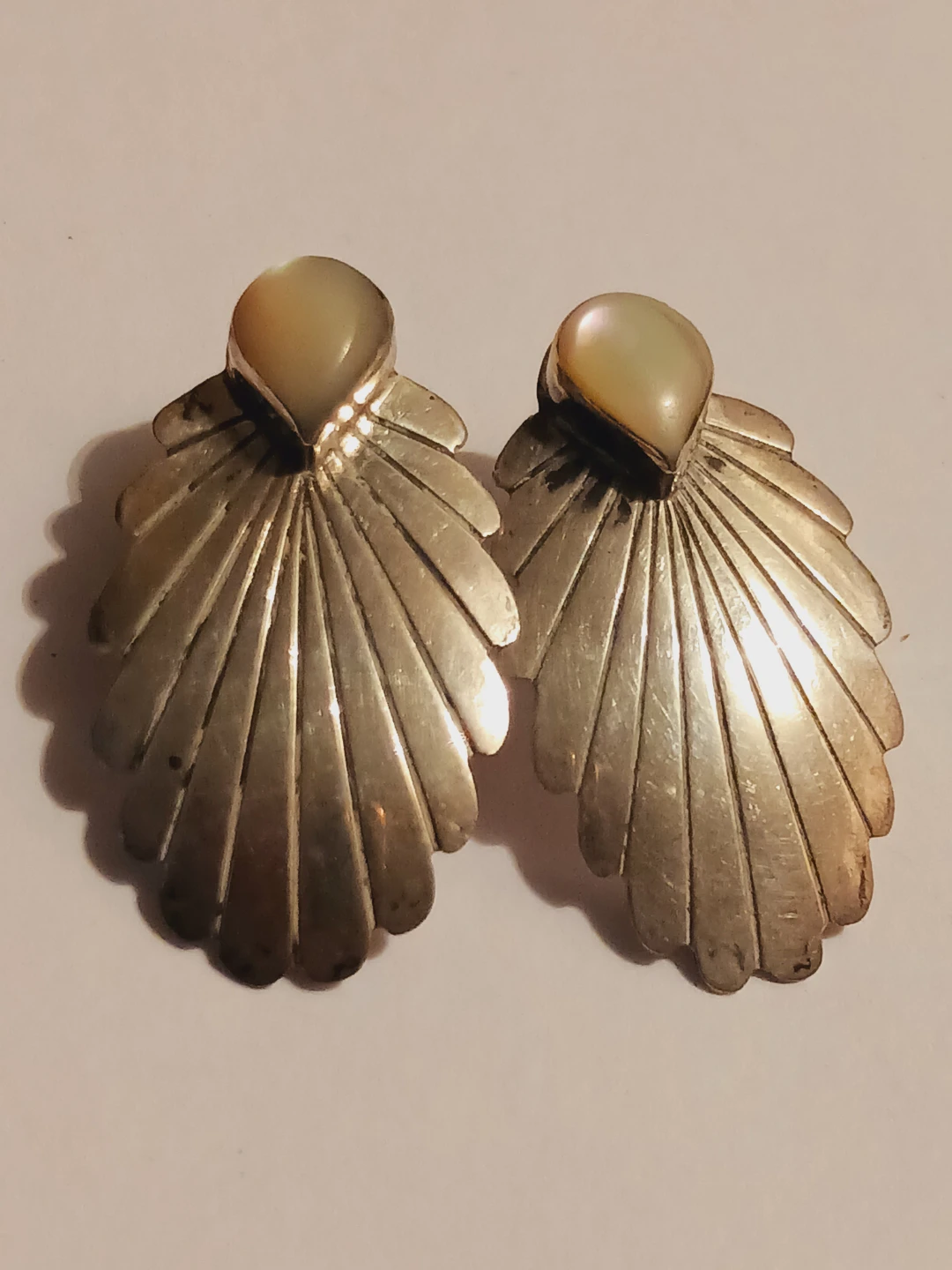 Navajo Sterling Silver 925 Seashell Earrings w/ Mother of Pearl - photo 4