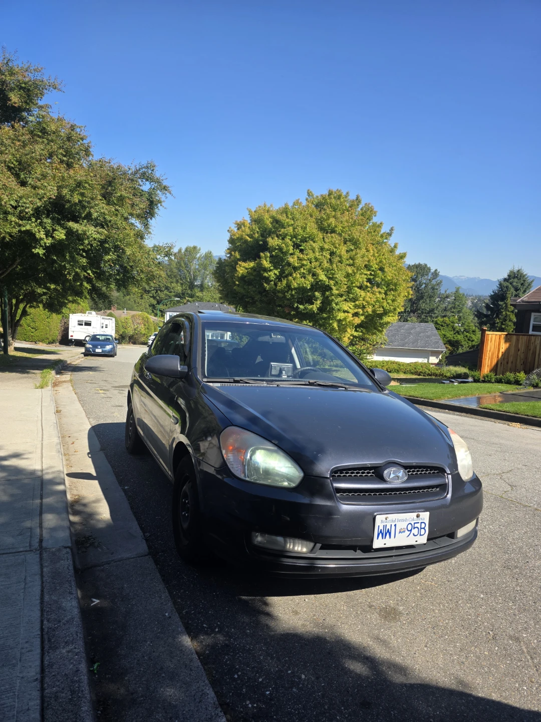 Hyundai Accent Hatchback 2009 Automatic - photo 2
