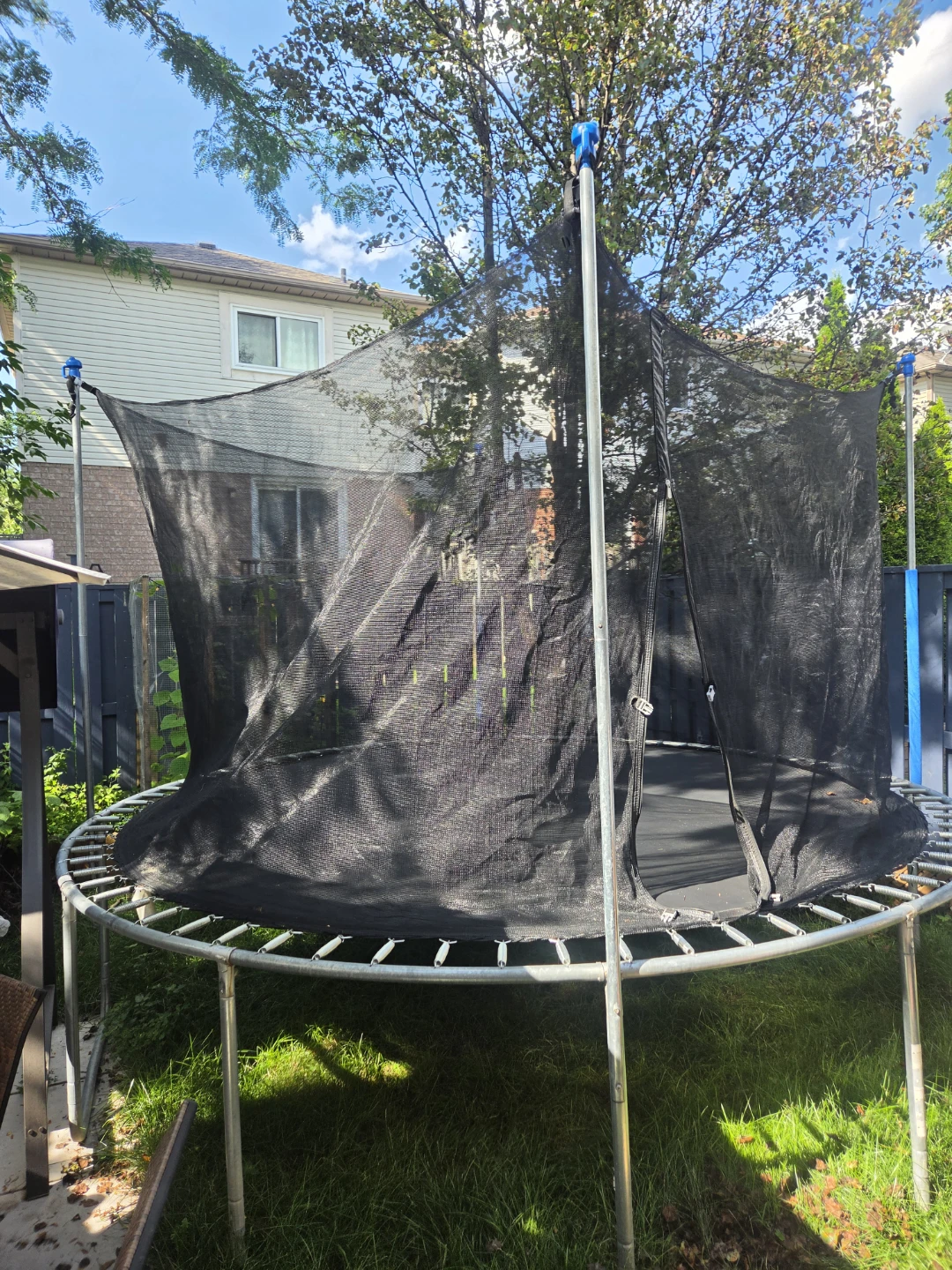 Trampoline with Safety Net