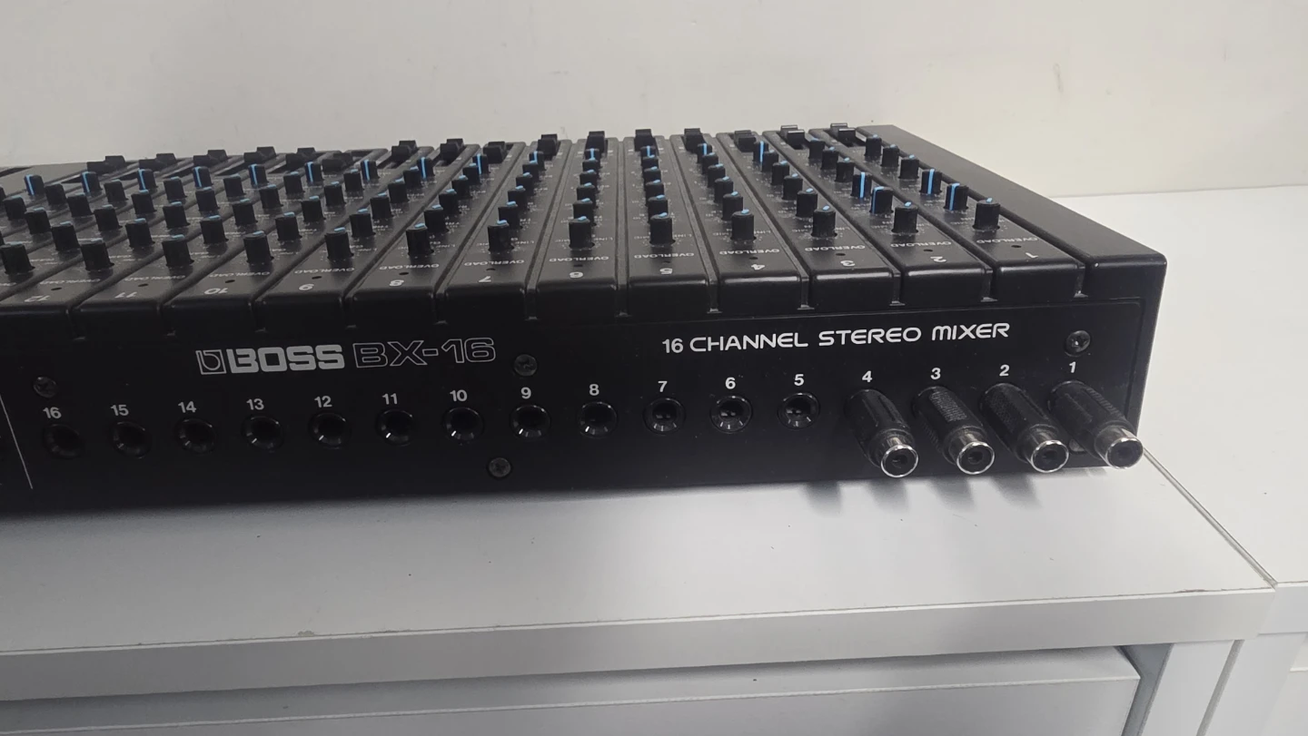 BOSS BX-16 16 Channel Stereo Mixer - photo 5