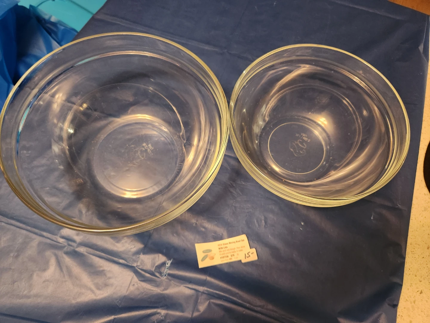 Pampered chef Glass Mixing Bowl Set with Lids