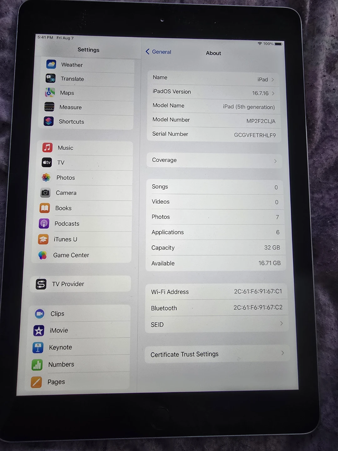 Apple iPad (5th Gen) 32 GB