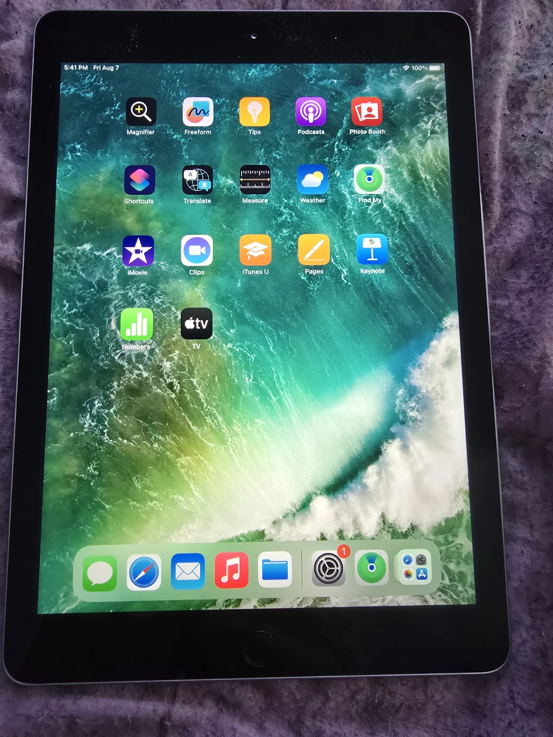 Apple iPad (5th Gen) 32 GB - photo 2