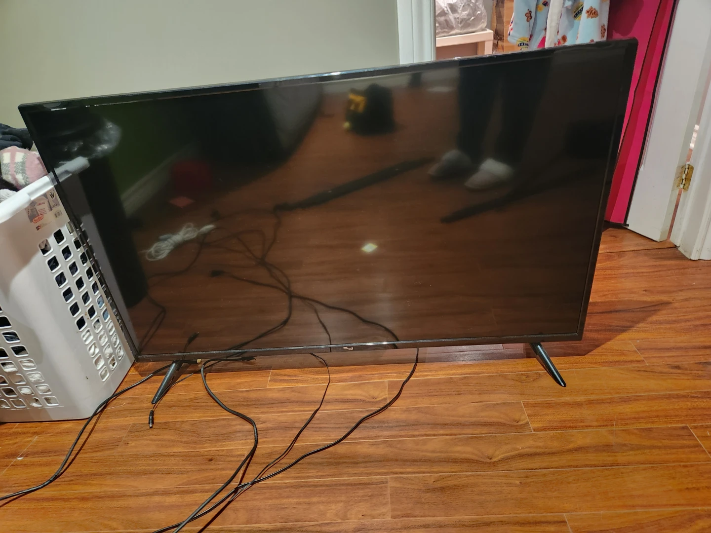 RCA 50" Smart TV Virtuoso Model RNSMU5036-B