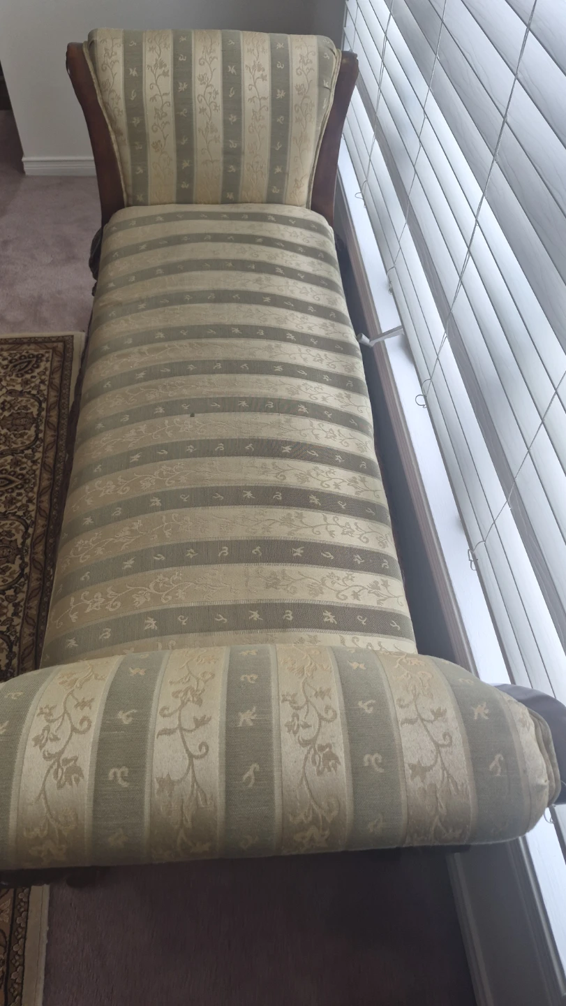 Ornate Chaise Lounge - Striped Fabric - photo 3