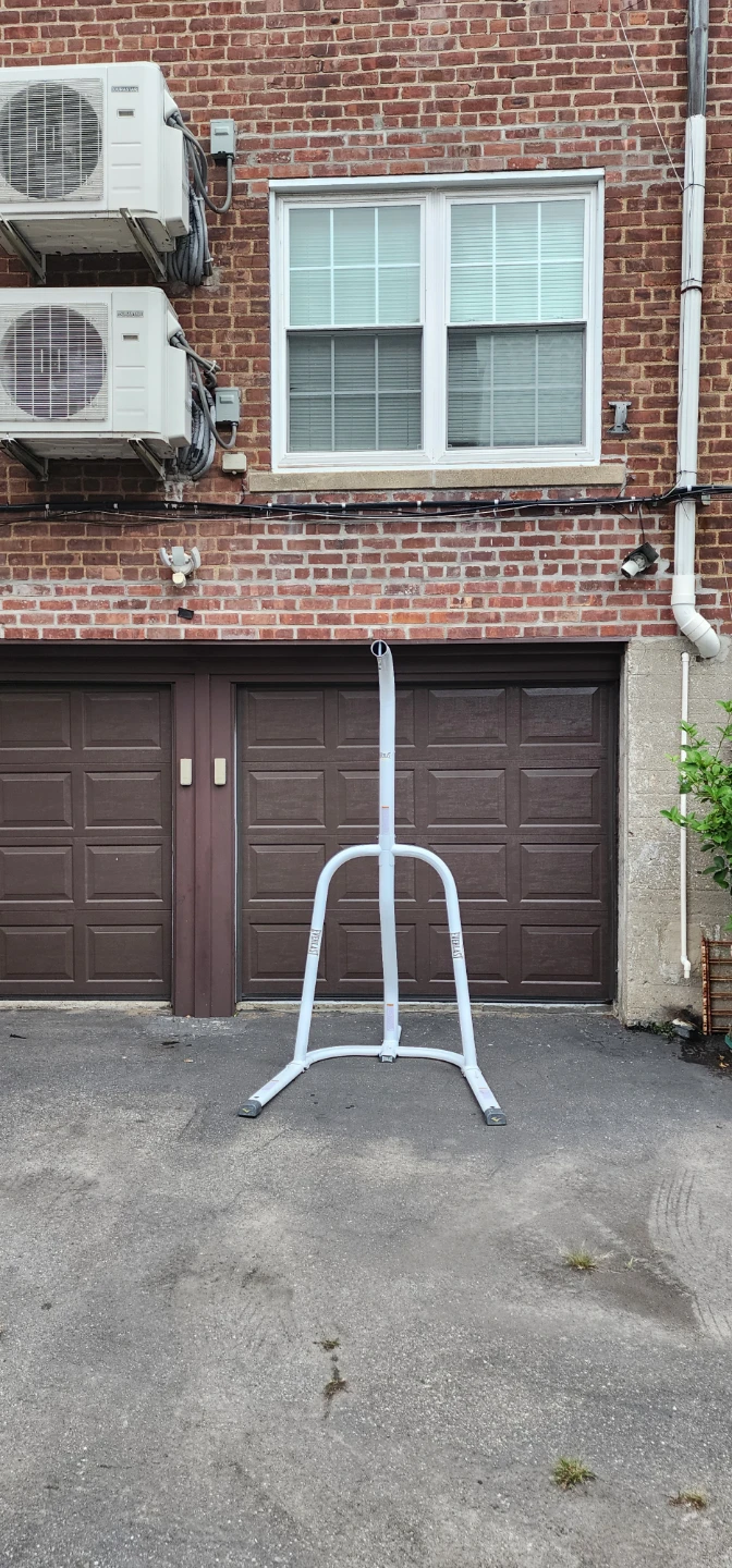 Everlast Free Standing Punching Bag Stand - photo 2
