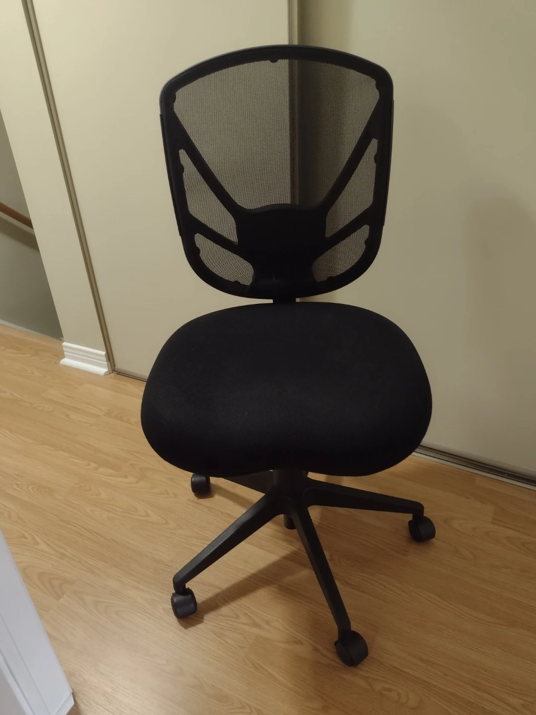 Black Mesh Back Office Chair - photo 3