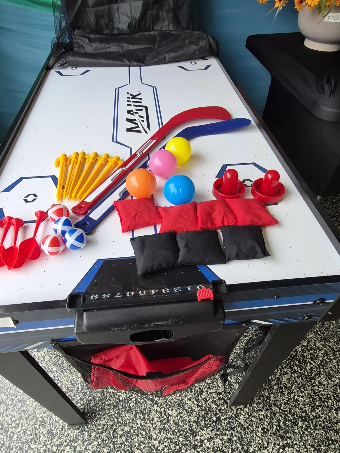 Air hockey, soccer, basketball - photo 2