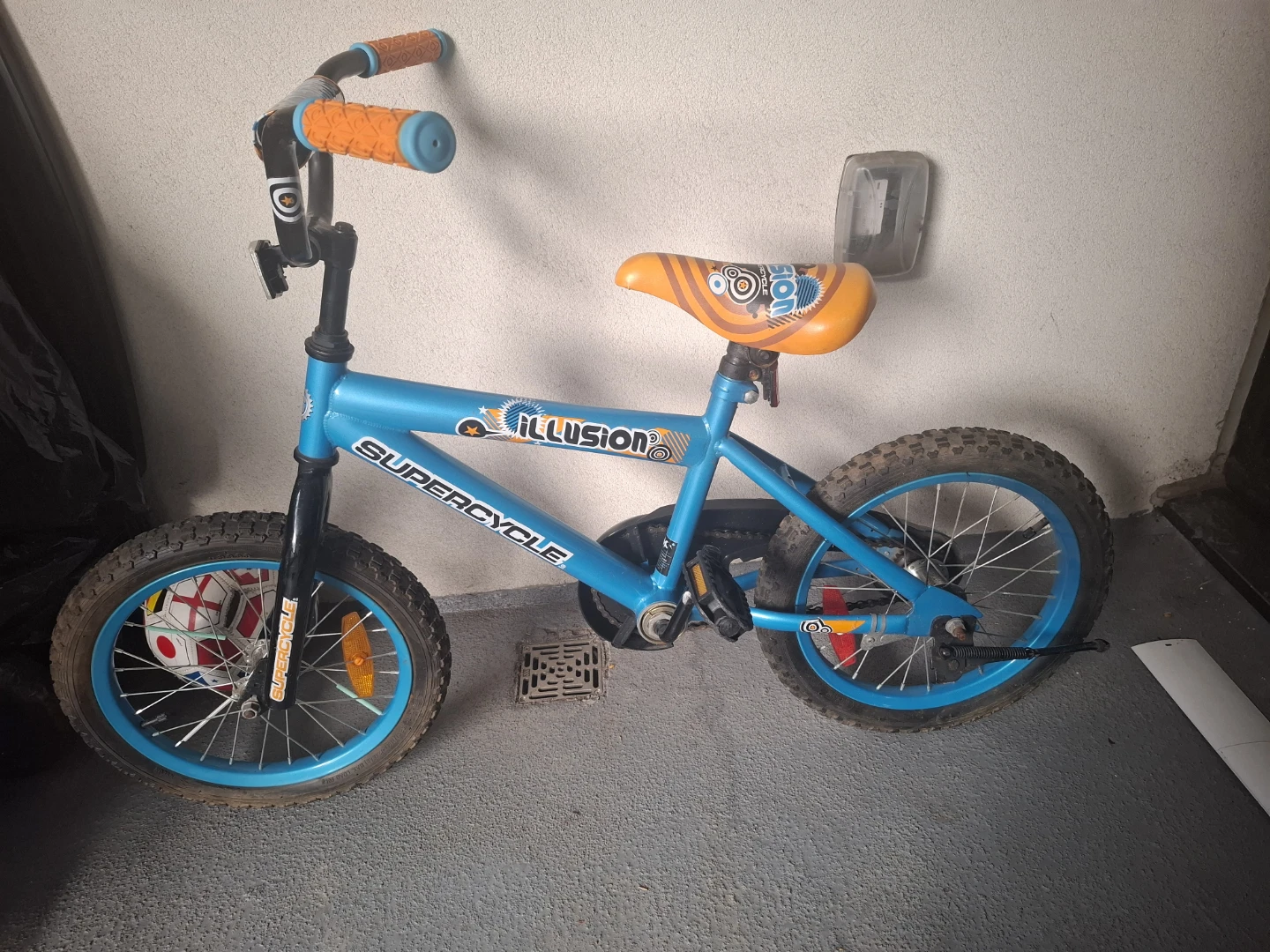 Supercycle Illusion Kids Bike 16