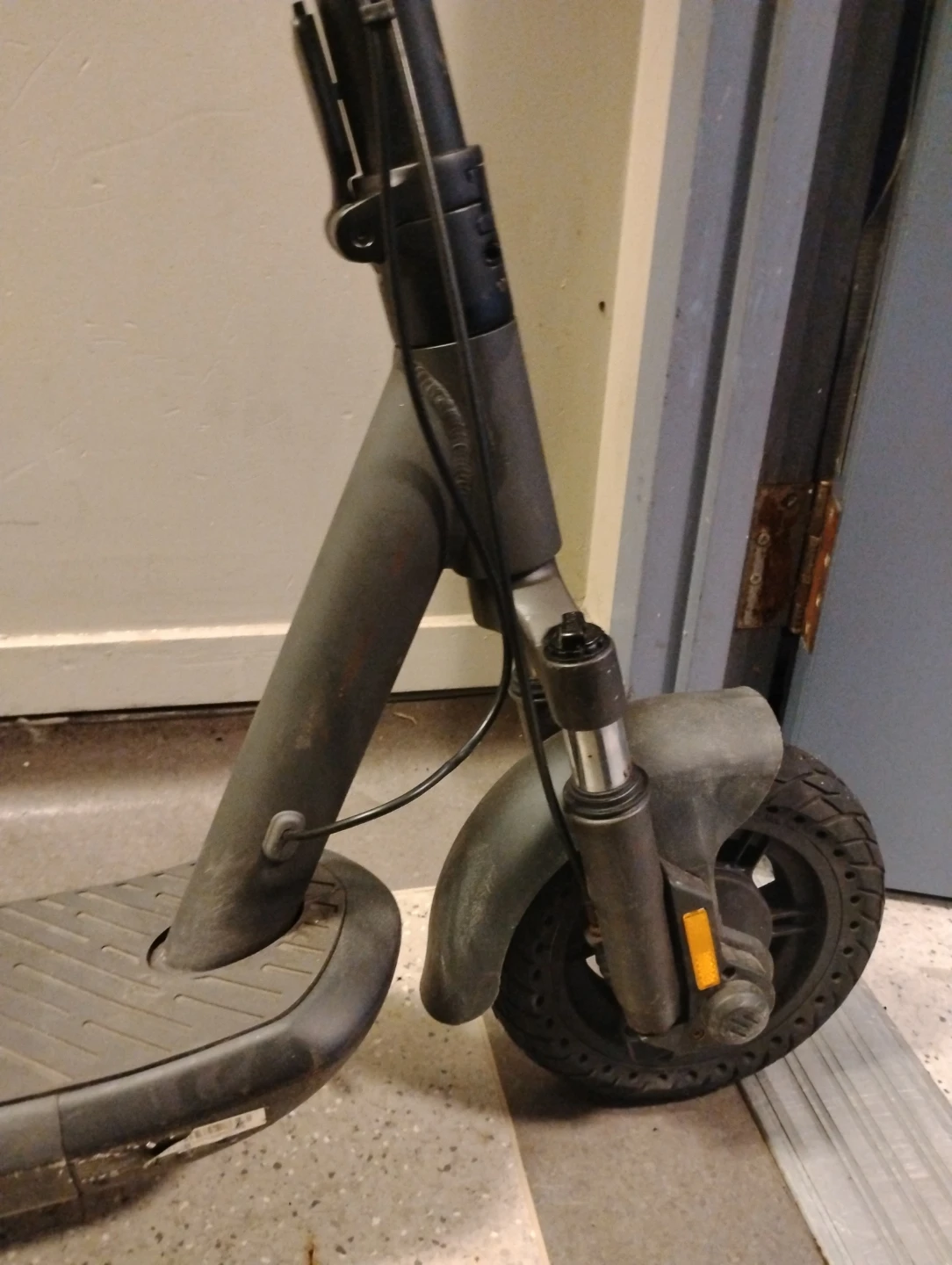 Electric Scooter - Used - photo 3