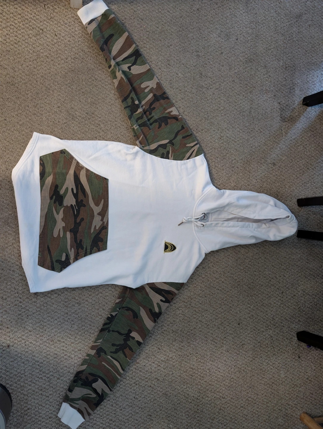 BAPE- (Large) White And Camo Hoodie - photo 2