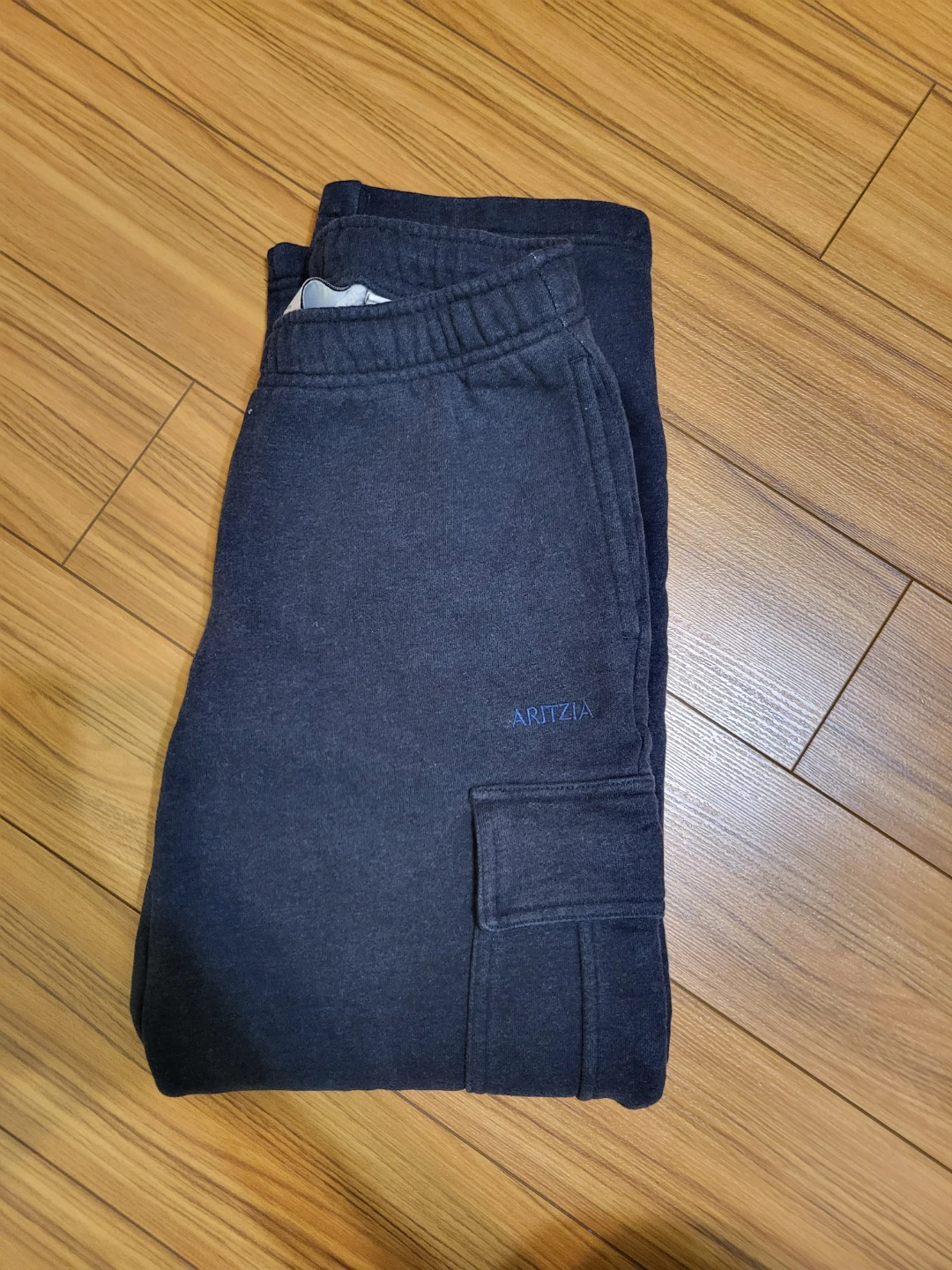 Aritzia Navy Cargo Sweatpants and Perfect Fit Sweatfleece Hoodie - photo 3