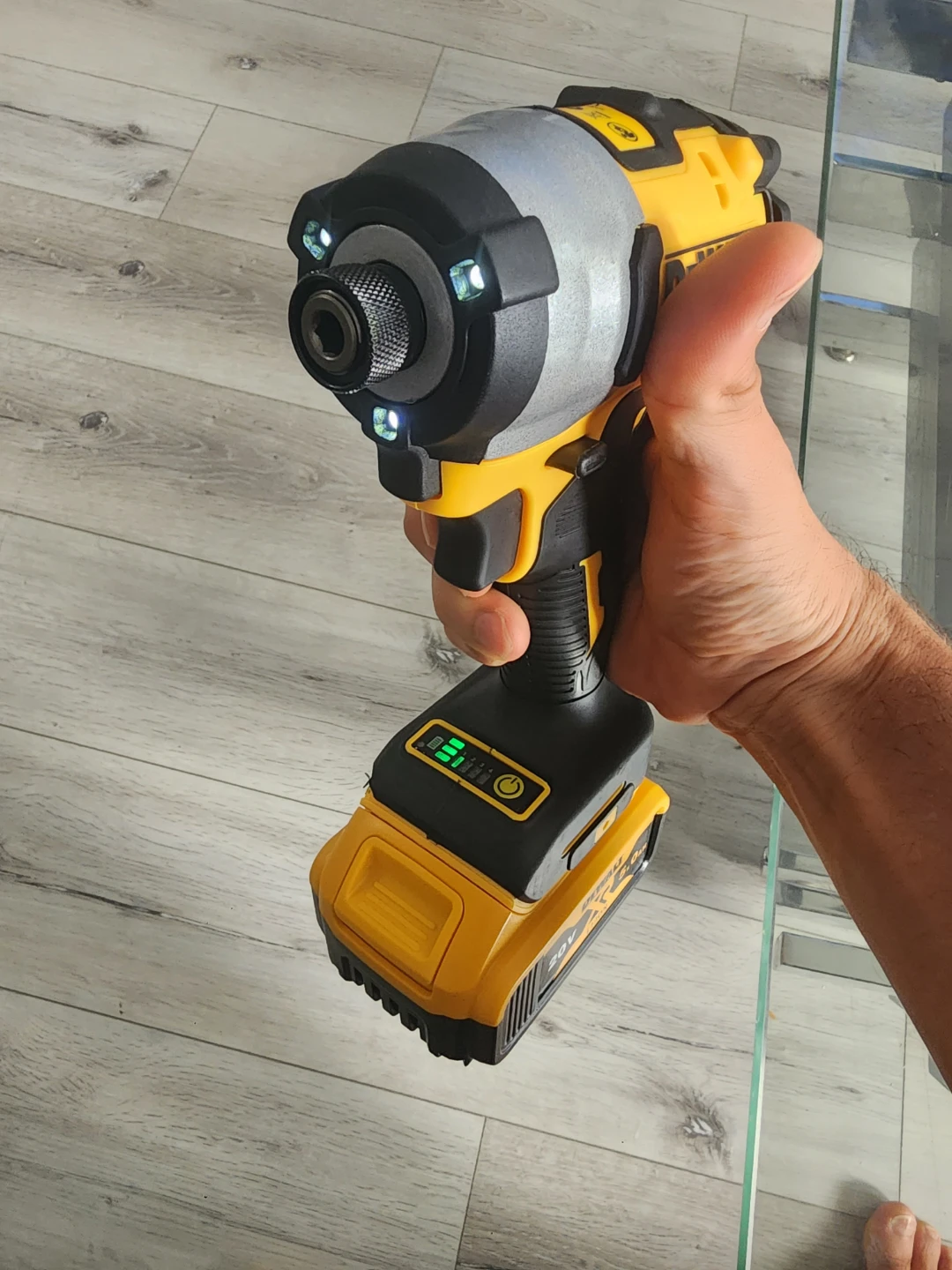DeWalt 20V Brushless Impact Wrench - photo 2