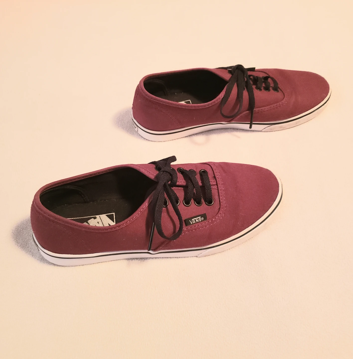Vans Canvas Sneakers Women's Size 7 (Men's 5.5) $7 - photo 3
