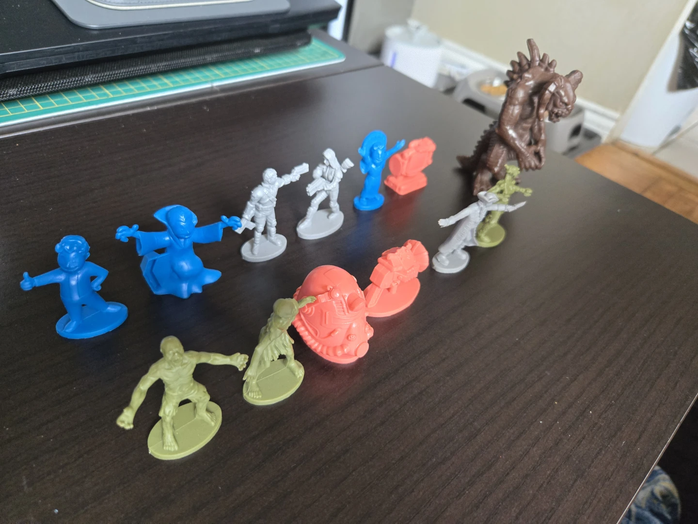 Fallout Box of Mini Plastic Figures - photo 3