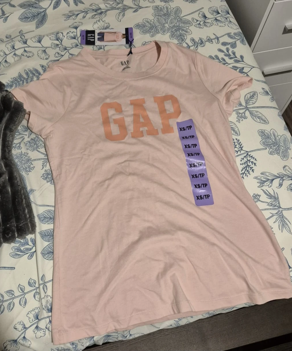 Brand new gap  t shirt