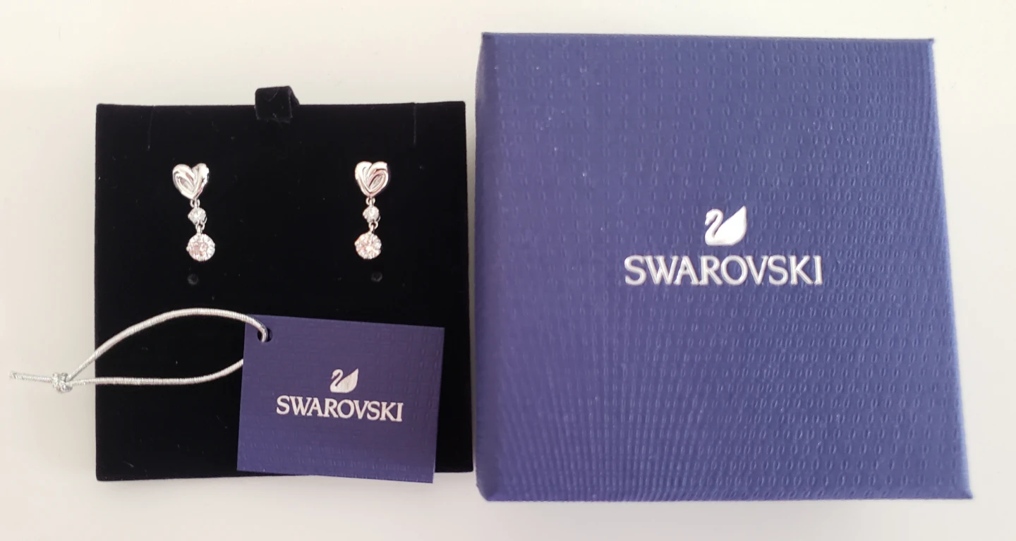 Swarovski Silver Tone Heart Drop Earrings - New in Box! - photo 3