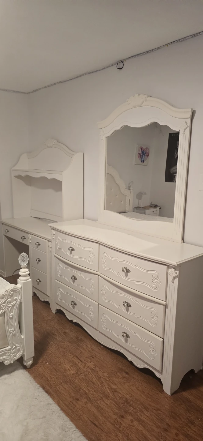 French Provincial Full bed with mirror and desk  -Girl's - photo 2