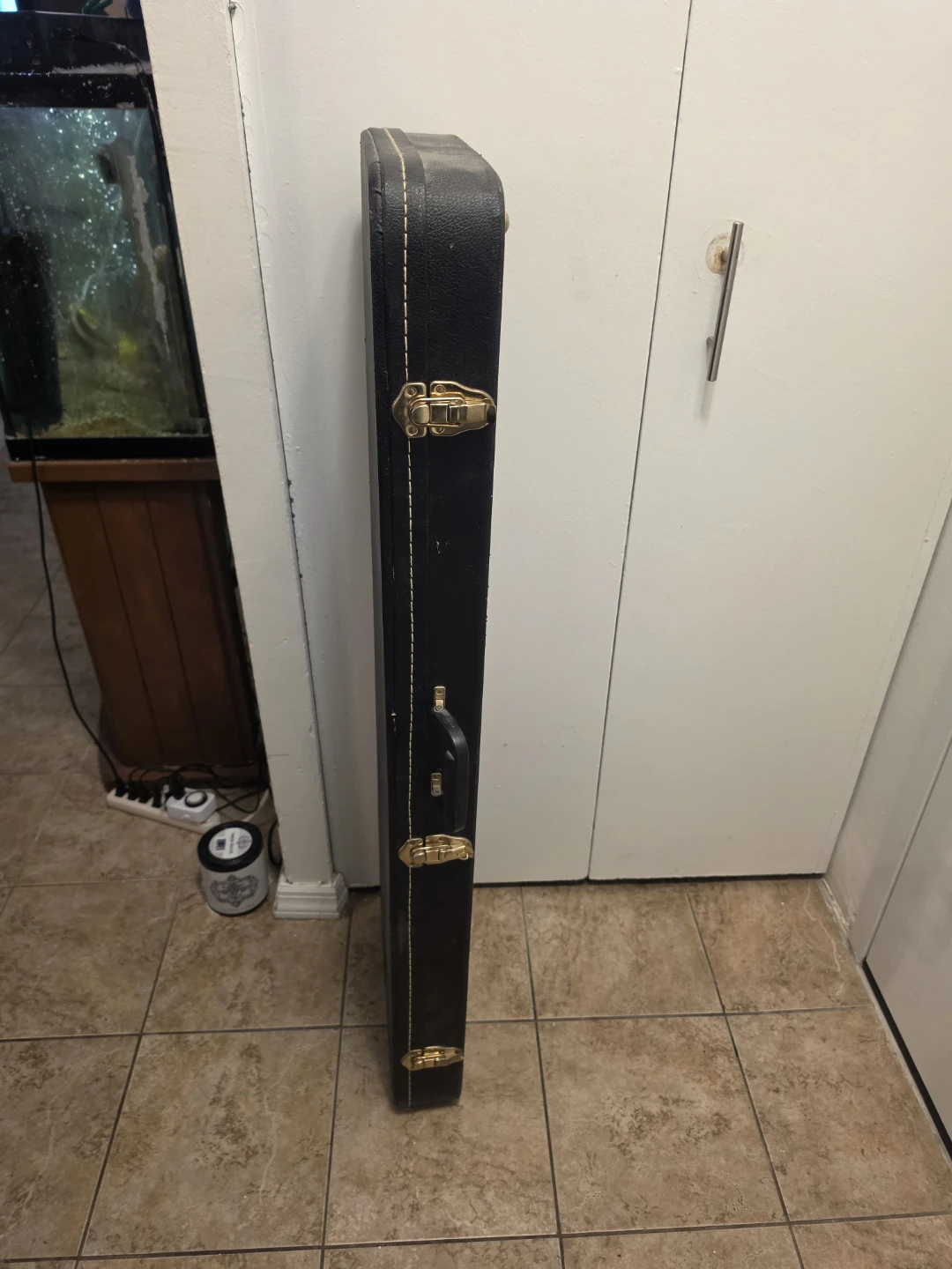 Black Hardshell Bass Guitar Case - photo 2