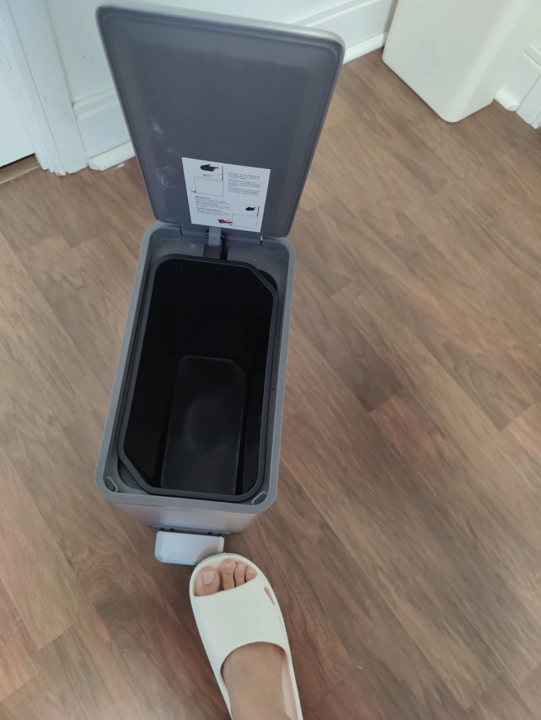 EKO Stainless Steel Step Can - photo 2