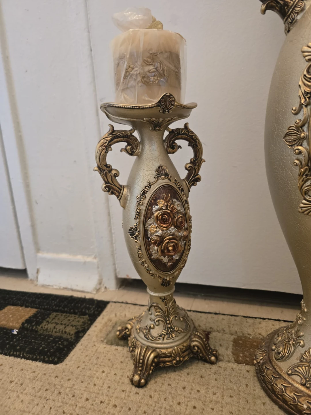 $90 Ornate Decorative Vase with Rose Embellishments - photo 3