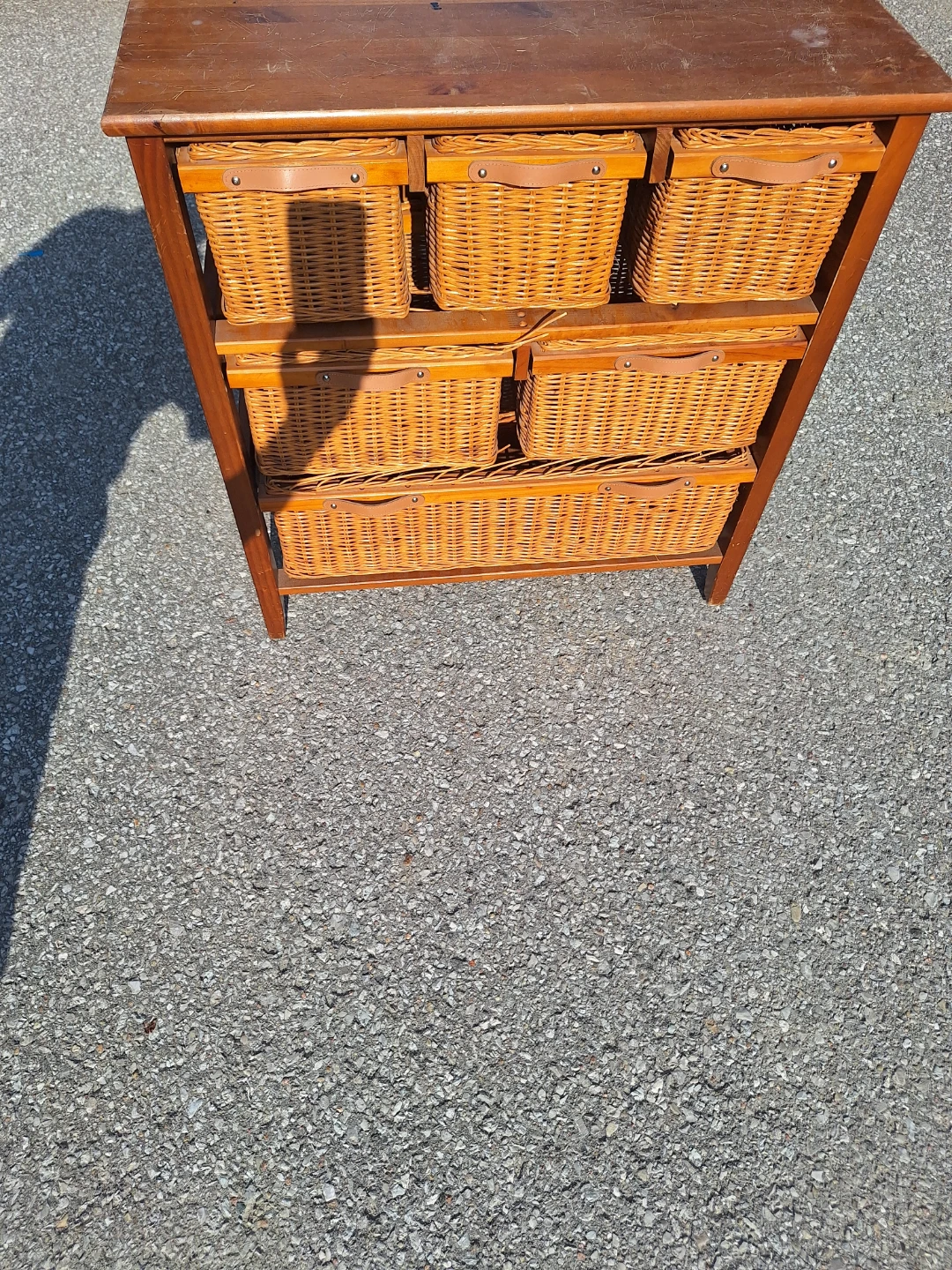 Wooden dresser with wicker baskets - photo 3