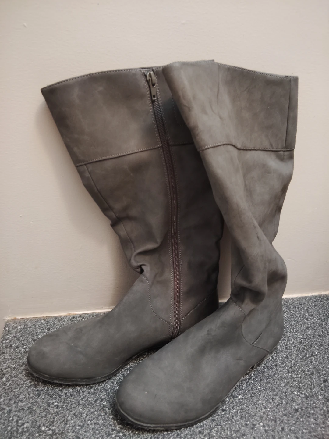 Brand New Women's Grey Slouch Tall Boots - Size 7.5 - photo 2
