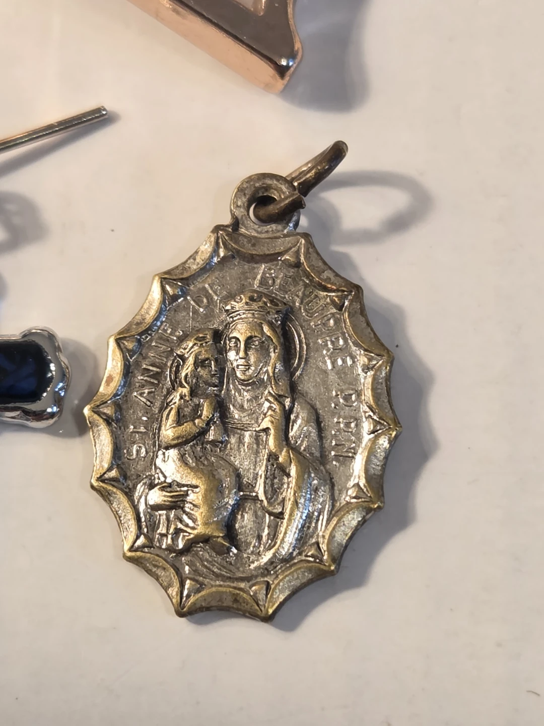 Religious Jewelry Lot - Medals & Cross Earrings - photo 3
