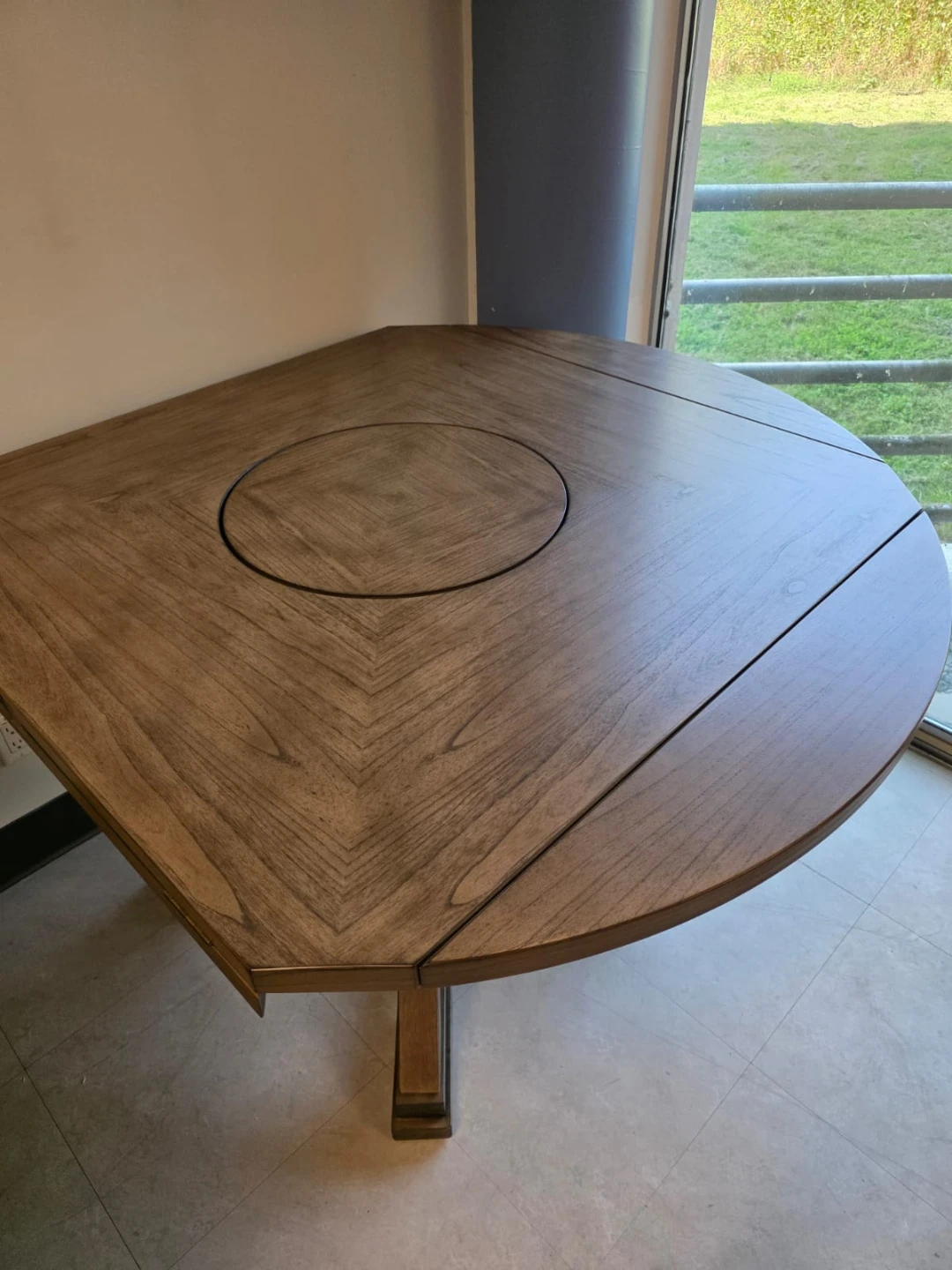 Extendable dining table w lazy susan