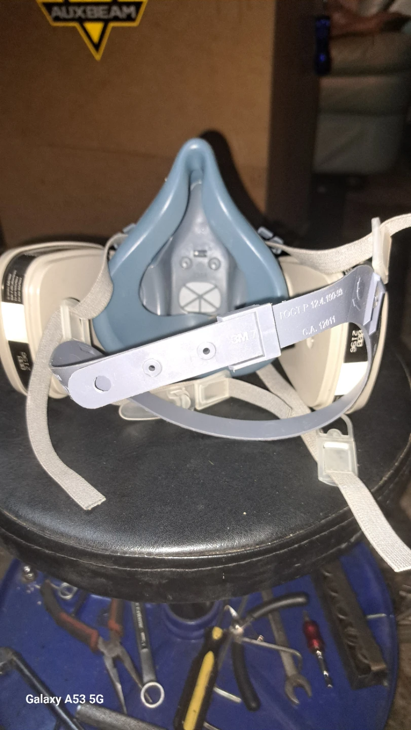 3M Respirator Mask with Filters - photo 2