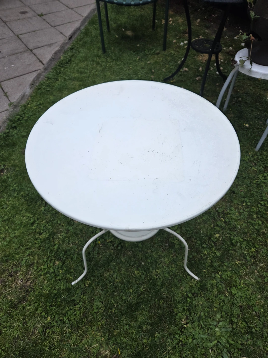 White Round Metal Bistro Table