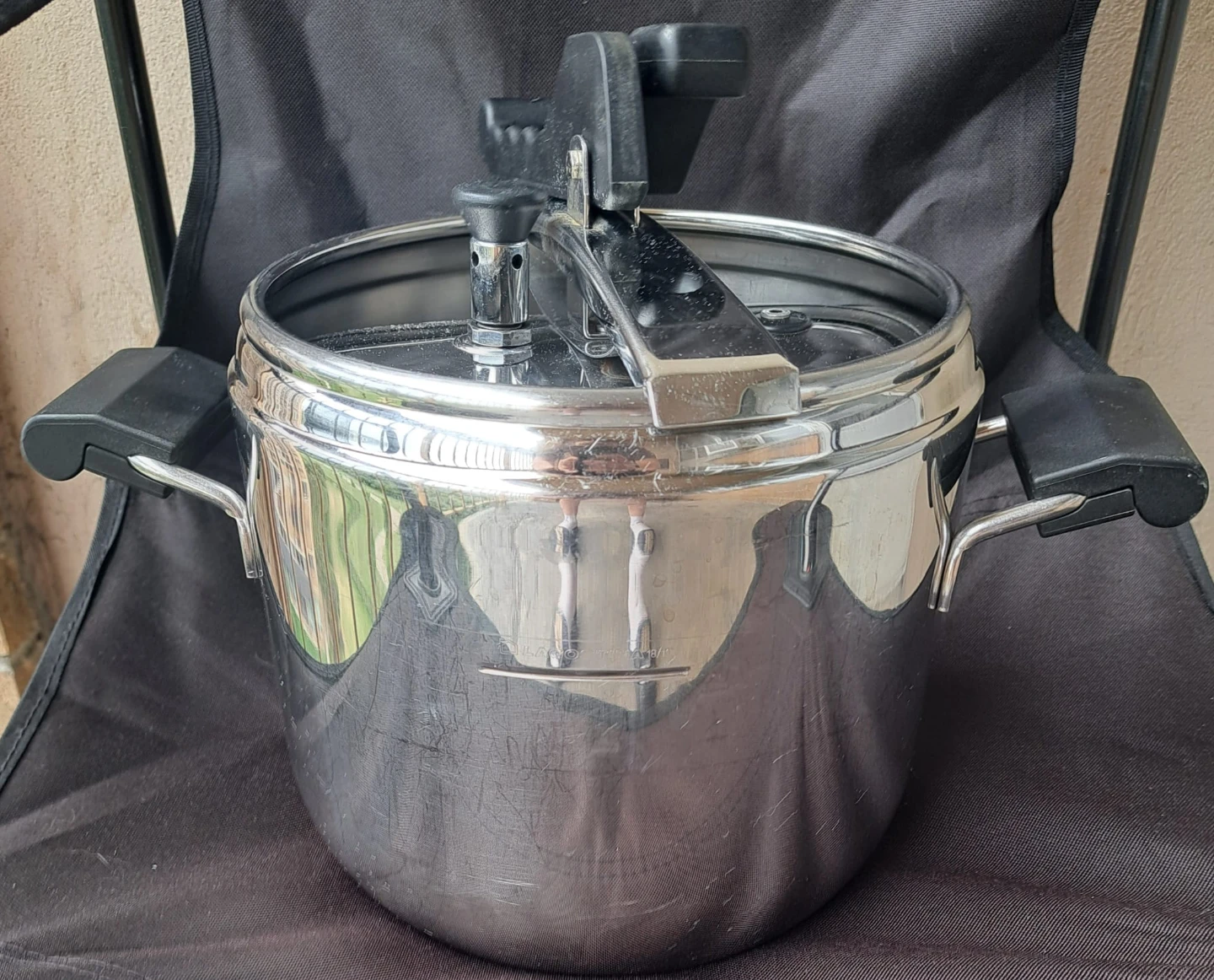 Lagostina pressure cooker