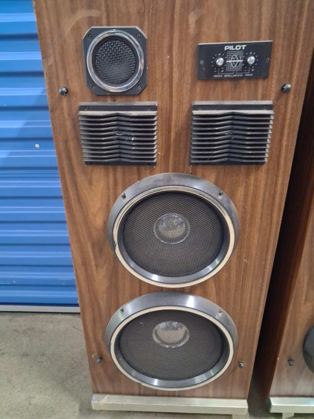 Pair of Vintage PILOT floor speakers - photo 2