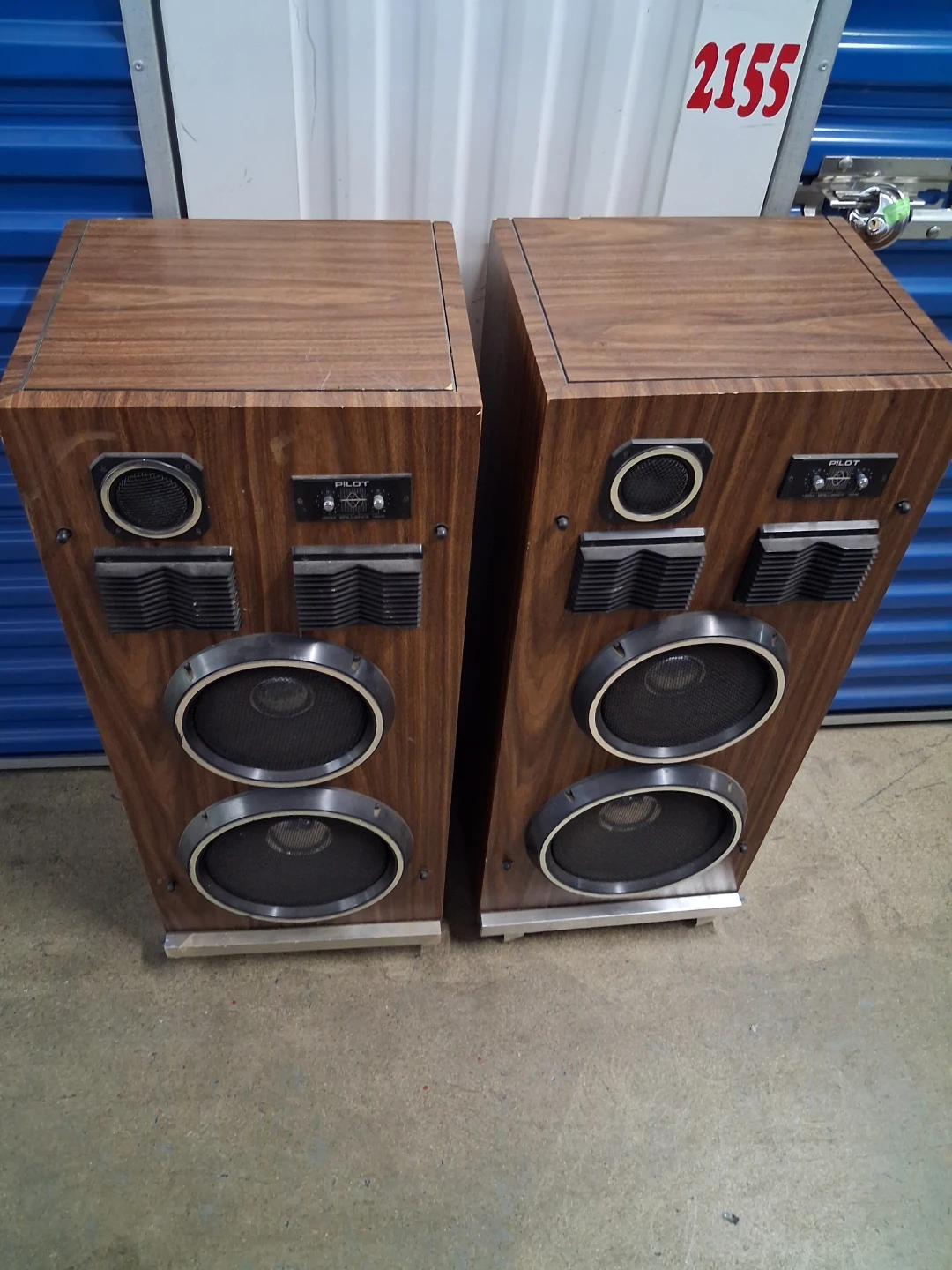 Pair of Vintage PILOT floor speakers - photo 4