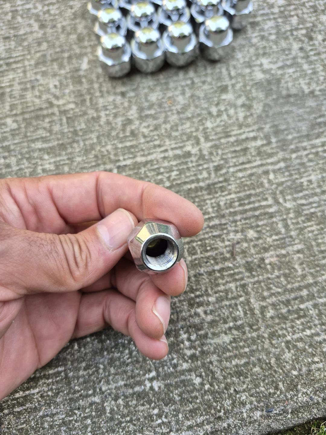 Set of 20 Chrome Lug Nuts - photo 4