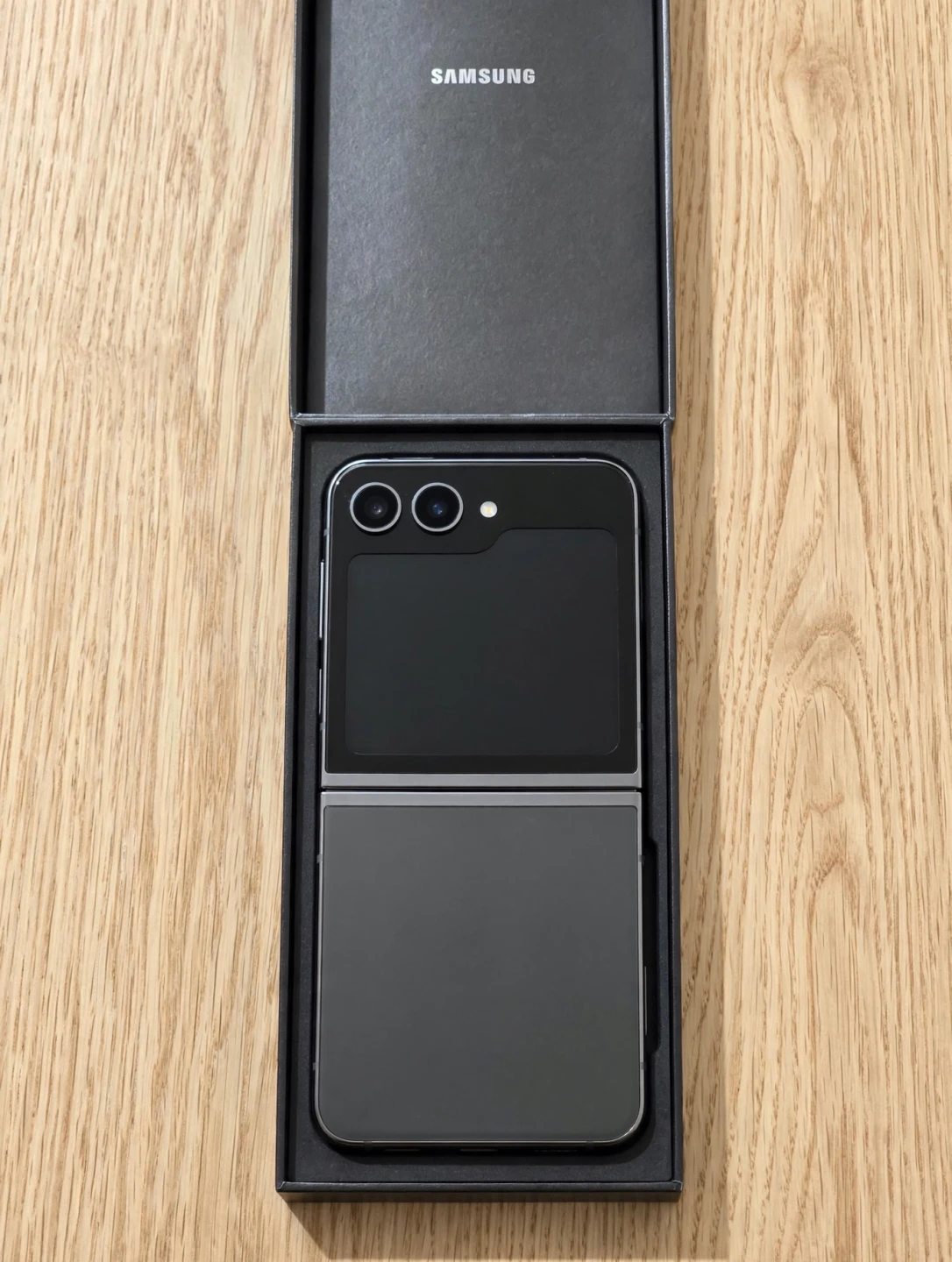 Samsung Galaxy Z Flip5 Smartphone - photo 4