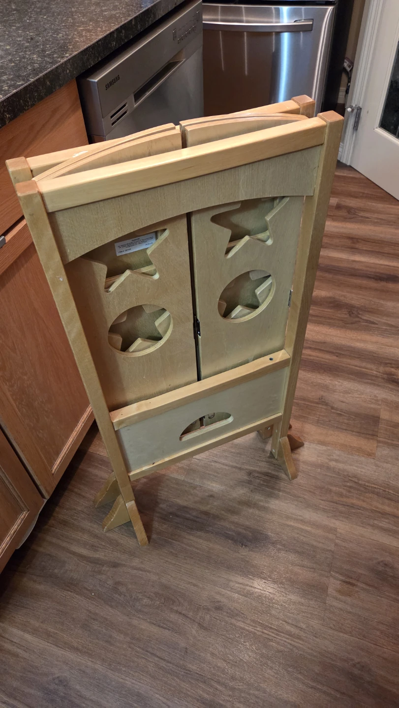Kids kitchen helper stool, folds up for easier storage.. - photo 2
