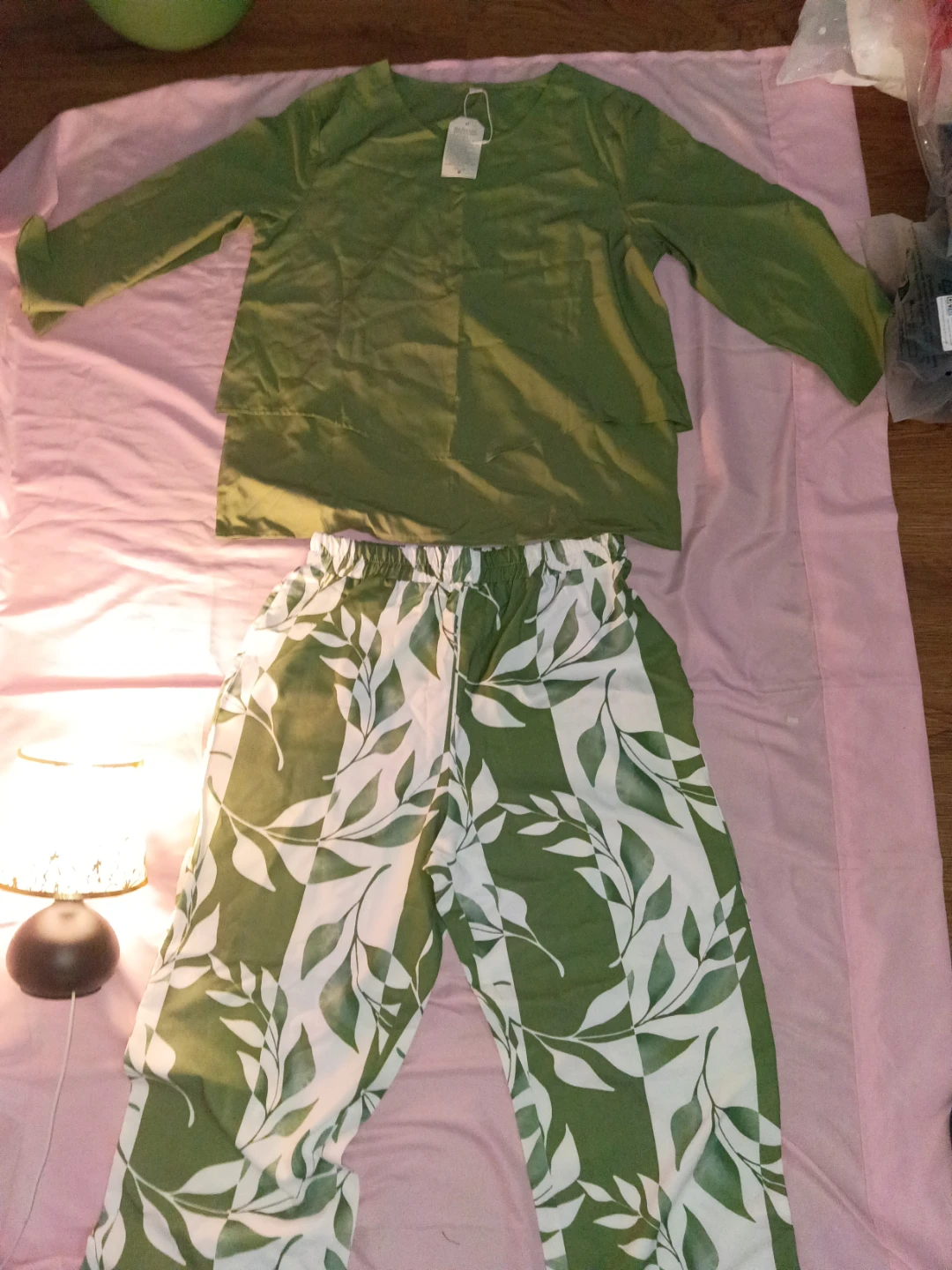 Women's Green Leaf Print Two-Piece Set - photo 2