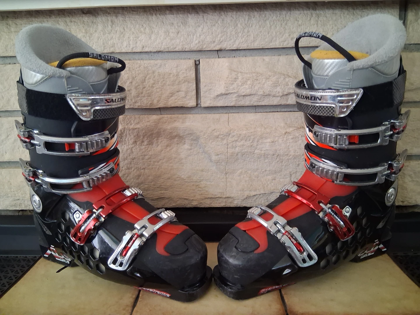 Salomon ski/board boots