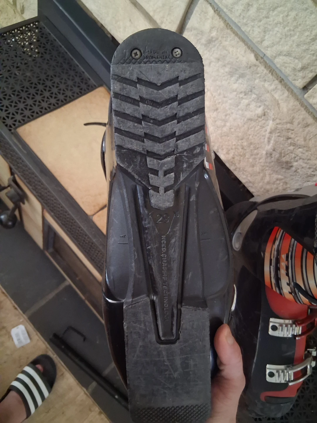 Salomon ski/board boots and giro helmet - photo 4