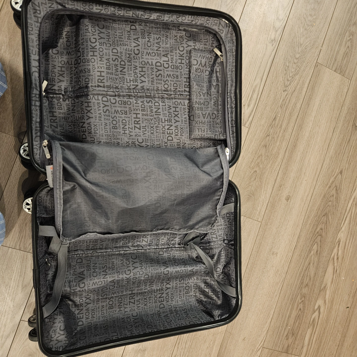 Air canada carry-on  luggage - photo 5