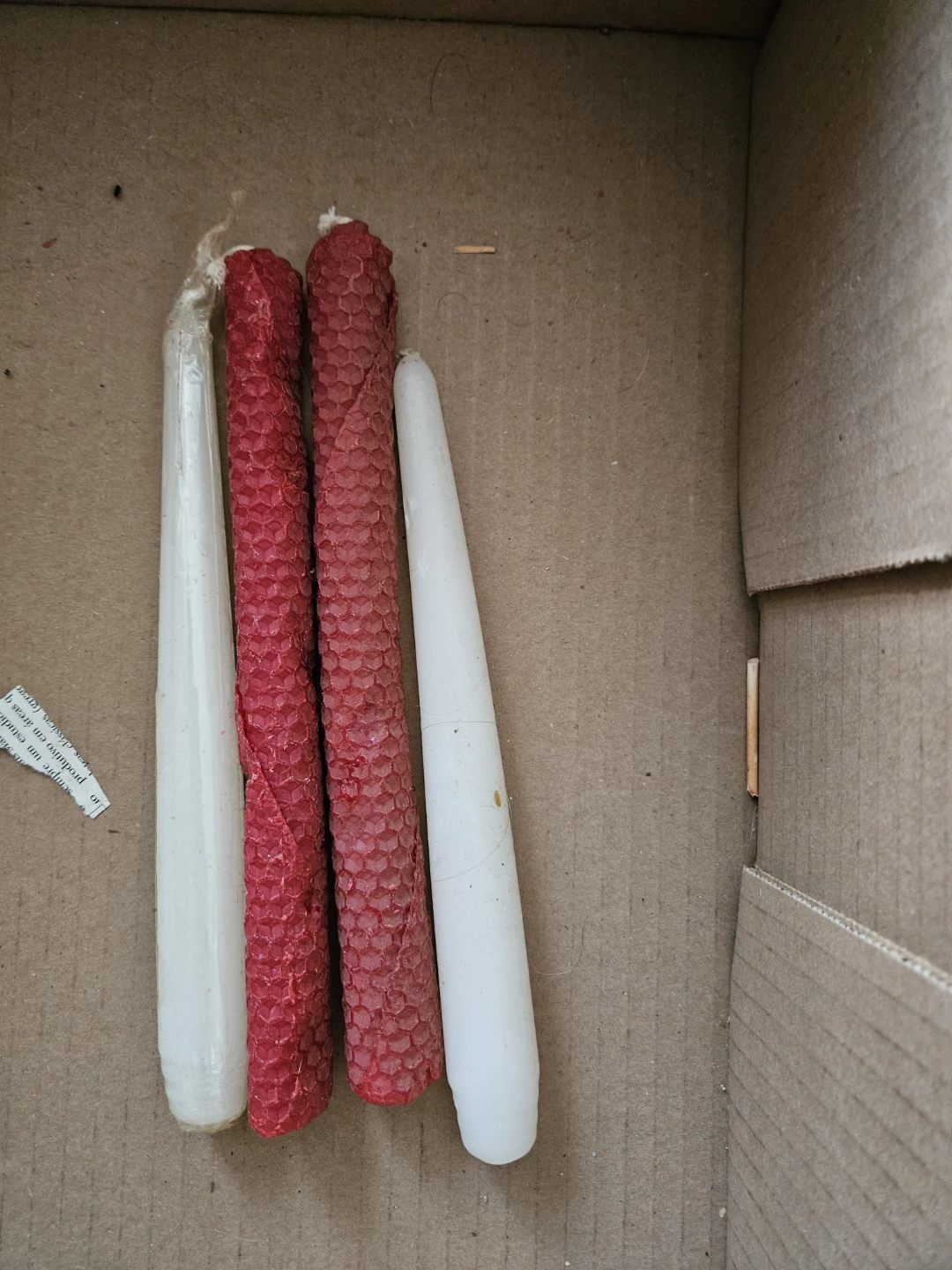 Set of 4 Taper Candles (2 Red, 2 White)