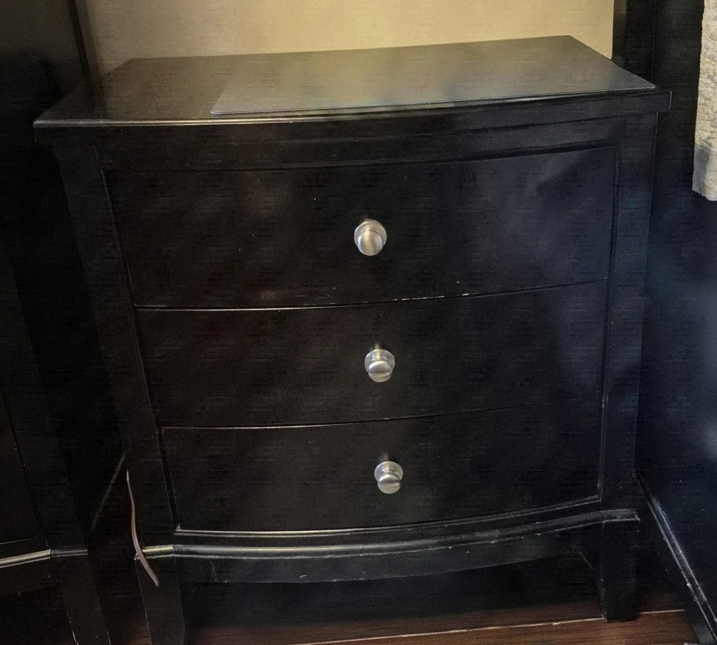 Solid wood total 6 pieces. Drawer Dresser & Matching  nightstand - photo 5